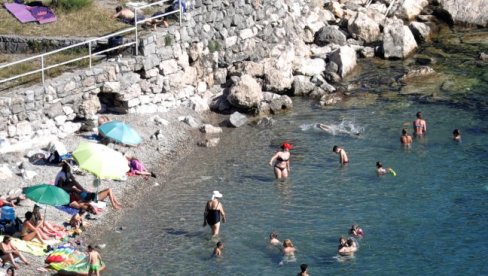 НЕМАЧКА ТЕЛЕВИЗИЈА БРУТАЛНА: Уложили милионе, Сплит и Дубровник без туриста, Хрватска неће преживети још једну лошу сезону (ВИДЕО)