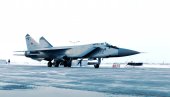 NATO AVION LETEO PREMA RUSIJI: Odmah podignut MiG-31, ples protivnika iznad ledenog severa