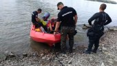 УЖАС КОД ЗРЕЊАНИНА: Утопила се два мушкарца у рибњаку - испали из чамца па се удавили