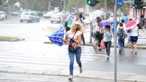 NOVO UPOZORENJE RHMZ: U narednom satu očekuju se jake padavine! (FOTO)