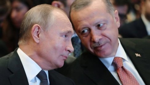 НЕМА ЧЕГА НЕМА, ПА ЧАК И ПТИЧЈЕГ МЛЕКА: Погледајте шта се све налази на трпези коју је Путин спремио Ердогану (ФОТО)