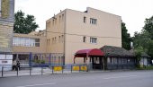 OD MESTA ZA UŽINU DO SMETNJE NA PUTU: Građani Zemuna se zalažu za zapušteni objekat ispred Osnovne Škole Petar Kočić