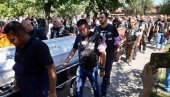 OTAC I ĆERKA ISPRAĆENI NA VEČNI POČINAK UZ TURIRANJE MOTORA: Groblje puno ljudi - bajkeri iz cele Srbije došli da odaju počast (VIDEO)