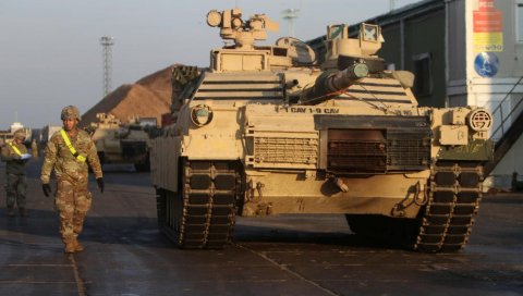 САД НЕ СТАЈУ СА СЛАЊЕМ ОРУЖЈА: Пољској ће бити допремљено 250 тенкова „Абрамс“ (ФОТО)