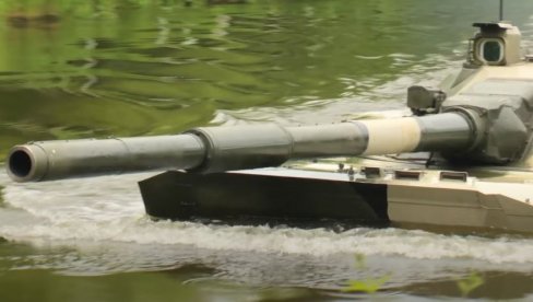 NOVI RUSKI AMFIBIJSKI TENK: „Sprut-SDM1“ vatrena moć T90 na telu BMP 3 (VIDEO)