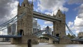 KOLAPS U SAOBRAĆAJU ZBOG KVARA:  Čuveni londonski pokretni most Tauerbridž danas se zaglavio