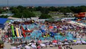 AKVAPARK U JAGODINI: a Na bazenima 6.000 kupača, od petka 15.000 kupača