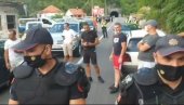 NASTAVLJAJU SA PRITISCIMA: Crnogorska policija zatvara puteve ka Podgorici zbog auto-litija, pretresaju i legitimišu putnike (VIDEO)