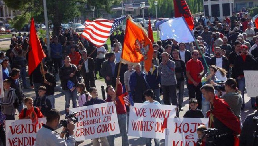 ГЛАСАЋЕ И ДУПЛИ АЛБАНЦИ? Ко стоји иза велике преваре која се очекује на изборима у Црној Гори