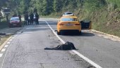 STAO JE DA BI SKRENUO, KADA GA JE POKUPIO ŽUTI AUDI: Detalji nesreće kod Majdanpeka, poginuo motociklista (FOTO)