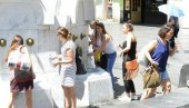 У 22 САТА ЈЕ ИЗМЕРЕНО 30 СТЕПЕНИ: Београд је данас био најтоплији град у Европи, ево шта саветују лекари