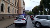 ДОЈАВА О БОМБИ ЛАЖНА: После контрадиверзионог прегледа зграде суда у Крагујевцу
