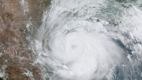 STIŽE JEDNA OD NAJSNAŽNIJIH OLUJA: Uragan Lora blizu kategorije pet, približava se Teksasu i Luizijani