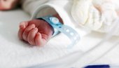 RODITELJI OBARAJU BIZARAN REKORD: Rođena beba dve godine mlađa od majke - tri godine od bliznakinje