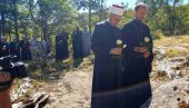 Епископ и муфтија заједно посетили места страдања Срба и Бошњака