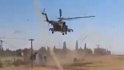 СНИМАК СУКОБА РУСА И АМЕРИКАНАЦА У СИРИЈИ: Џиновски Ми-8 им лебдео тик изнад главе, подигао облак прашине и камења (ВИДЕО)