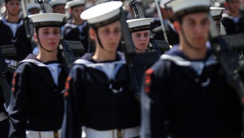 ДОНЕТА ОДЛУКА: У Грчкој се продужава војни рок за три месеца