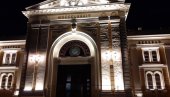 STARA ŽELEZNIČKA STANICA ZABLISTALA U PUNOM SJAJU: Obnovljena fasada još lepša pod svetlima nove rasvete (FOTO)