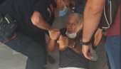 “UKRALI STE MI GLAS, OVO MI JE POSLEDNJE GLASANJE!”: Policajci starca (80) vukli po podu i odveli sa biračkog mesta