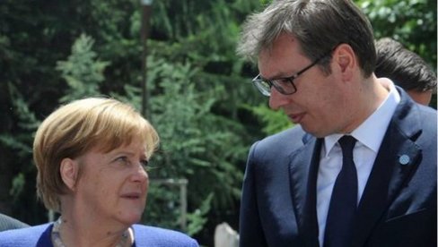RADNA VEČERA U GLAVNOM GRADU: Vučić - Dodatna čast što će Merkel spavati u Beogradu