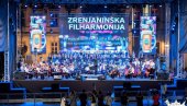 НАКОН ШЕСТ МЕСЕЦИ ПАУЗЕ: Концерт Зрењанинске филхармоније на фудбалском терену у Житишту