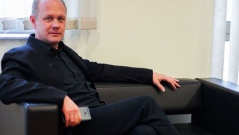 СТОЈСАВЉЕВИЋ И ВУЧЕНОВИЋ У СУОЧАВАЊУ: Вечерас на Новосадској телевизији (21.00)