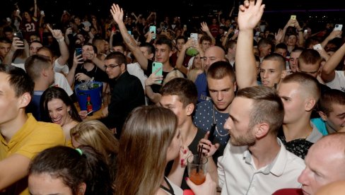 ZA DAN VIŠE OD 100 PRIJAVA: Zbog korone otkucavaju frizere, ali ne i žurke