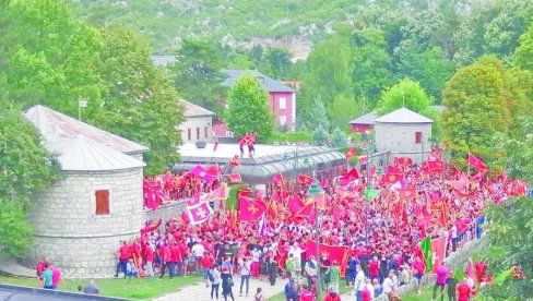 POBIĆEMO VAS DANAS, ZAKLAĆEMO VAS: Jezive pretnje predsednika Matice Crnogorske uoči skupa pristalica DPS-a