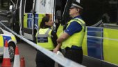 PANIKA U LONDONU: Uhapšen muškarac koji je nosio sekiru na ulici!