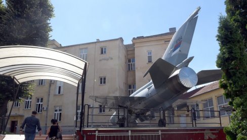 НОВОСТИ У АКАДЕМИЈИ ГДЕ СЕ ШКОЛУЈЕ ПРВА ГЕНЕРАЦИЈА АВИОМЕХАТРОНИЧАРА: Уз диплому до посла у целој Европи и у доба короне