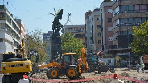 ГРАДИТЕЉИ НЕ ДИРАЈУ СВЕТИЊУ: Највећа реконструкција центра Крушевца у последњих 50 година, нетакнут само споменик