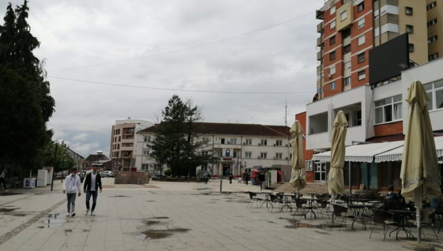SKANDAL U BUJANOVCU: Đacima srpske nacionalnosti uručili zahvalnice na albanskom - Ministarstvo se odmah oglasilo