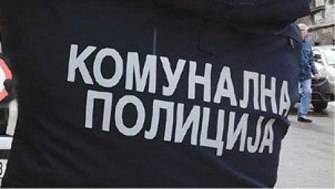 NEPROSPISNO PARKIRANJE NAJVEĆI PROBLEM: Komunalna milicija aktivna u Obrenovcu od početka godine