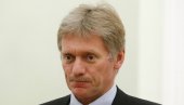 „NE BUDITE TOLIKO EMOTIVNI“: Peskov o predlogu američkih senatora da se proteraju ruske diplomate