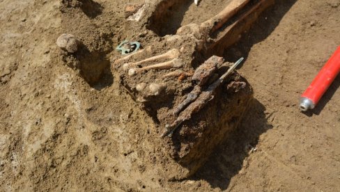 КОСТИ ОБОЈЕНЕ У ЦРВЕНО: У Војводини откривене гробнице дошљака из јужне Русије старе 5.000 година