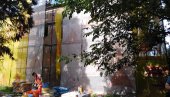 НОВО РУХО: Радници уређују фасаду НЗС у Јагодини