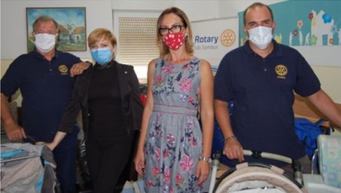 POKLON SIGURNOJ KUĆI: Akcija Rotari kluba u Somboru
