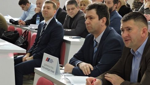 ZLATNI GLAS PREDSEDNIKA GIK-A: U Šapcu se nastavlja maratonski izborni proces