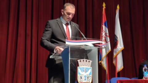 ЗВАНИЧНО: Симо Салапура изабран за градоначелника Зрењанина