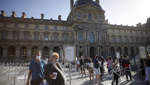 КОРОНА НА МИНИМУМУ: Француска излази из седмог таласа