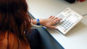ЗВАНИЧНИ ПОДАЦИ: Колико грађани Србије причају фиксним телефоном
