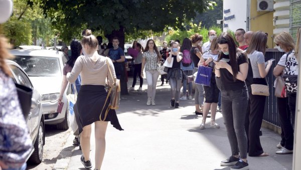 СУТРА ПОЛАЖУ ПРИЈЕМНИ: Почиње трећи уписни рок на факултетима у Београду