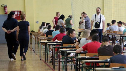 RUŽIĆ IZDAO HITNO NAREĐENJE: Svi direktori osnovnih škola da produže vreme za prigovore na rezultate završnih ispita