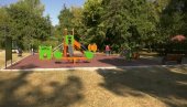 BEZBEDNIJE SPRAVE NA TARTAN PODLOZI: U parku u Dudovoj šumi u Subotici novi kutak za najmlađe