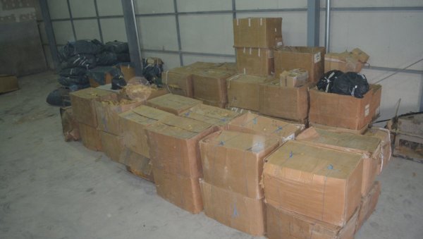 ОДУЗЕТО ШЕСТ ТОНА ДУВАНА: Претресање кућа у Шамцу