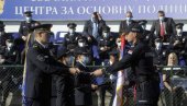 URUČENA REŠENJA O NAGRAĐIVANJU NAJUSPEŠNIJIM NOVIM POLICAJCIMA: Časno ćemo služiti Srbiji i građanima