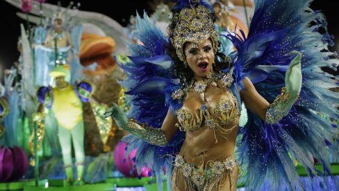 БЕЗ ЧУВЕНЕ ПАРАДЕ СА ЕГЗОТИЧНИМ ПЛЕСАЧИЦАМА: Рио де Жанеиро отказао карневал због корона вируса