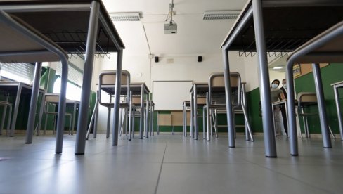 UPERIO PLASTIČNI PIŠTOLJ U DRUGE UČENIKE: Drama u školi u Severnoj Makedoniji