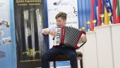 ДИВНЕ МЕЛОДИЈЕ ПОД МАЈЕВИЦОМ: Лауреати и руски уметник Јуриј Шишкин отворили међународни фестивал Дани хармонике у Угљевику