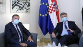 DEJTON MOŽE BAKIRU DA SE OBIJE O GLAVU: Politika Sarajeva izaziva sve oštrije reakcije dva konstitutivna naroda, Srba i Hrvata
